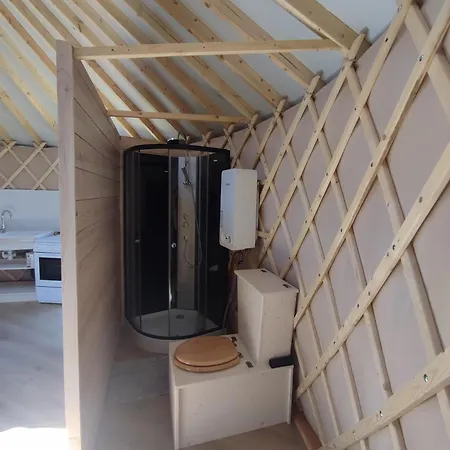 Chaleureuse Yourte A La Campagne Lüks kamp alanı *